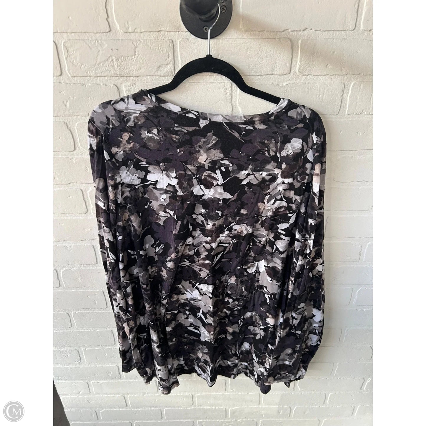 Top Long Sleeve By Logo In Grey, Size: 2x