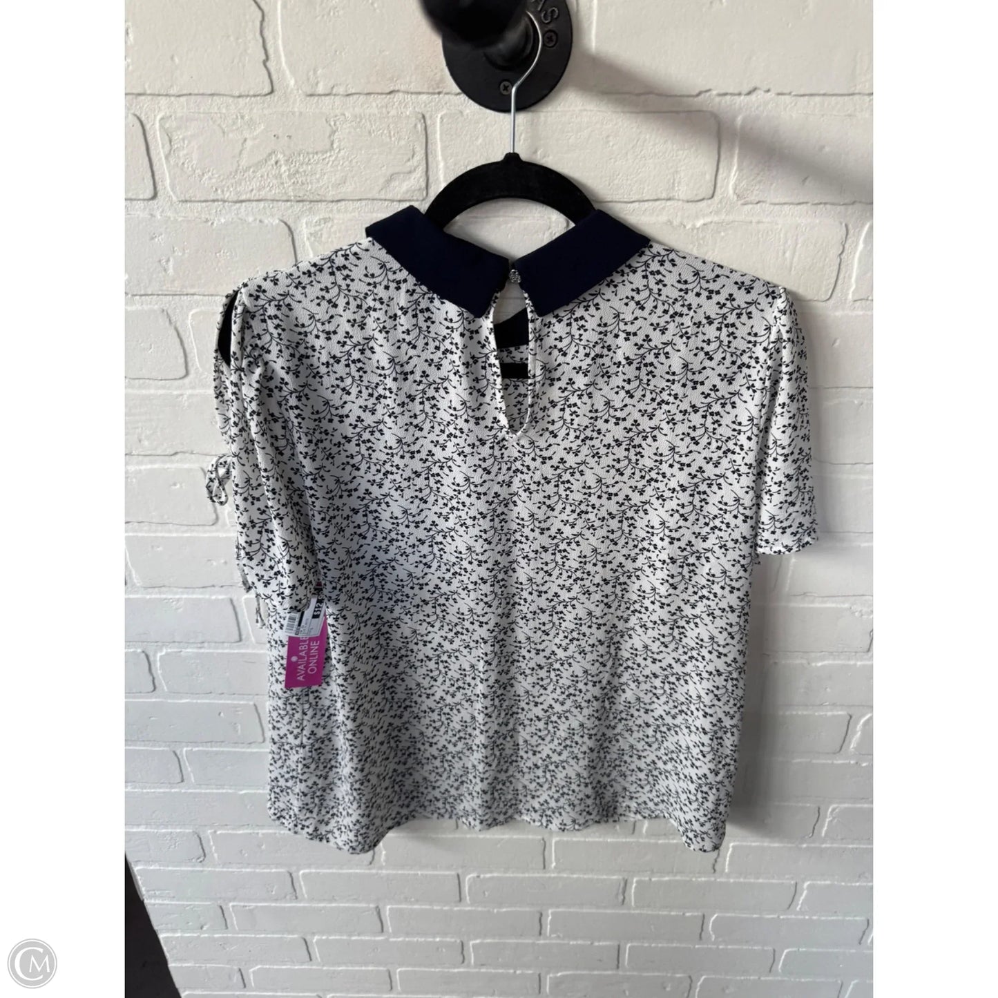 Top Short Sleeve By Cece In Blue & White, Size: S