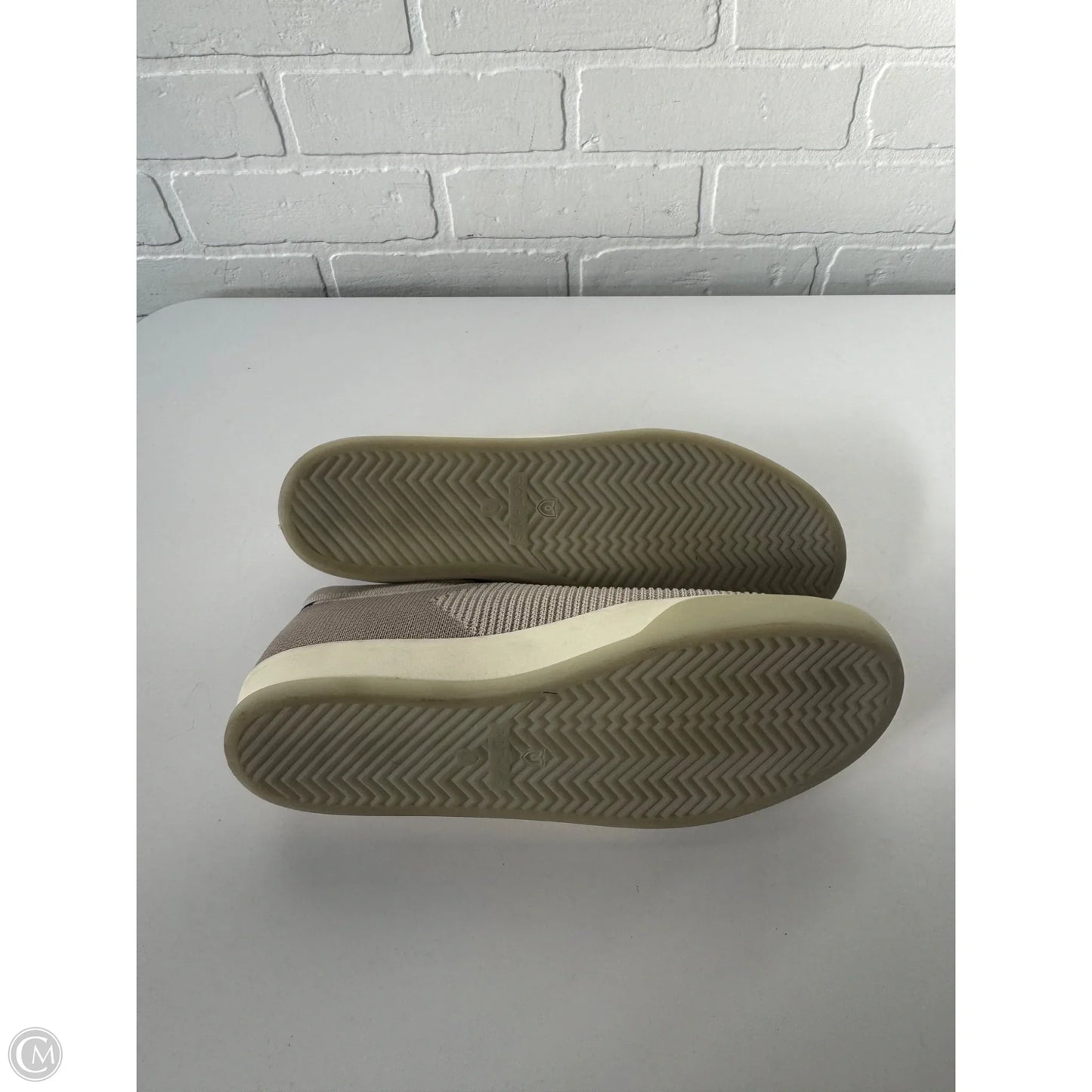 Shoes Sneakers By Rothys In Tan, Size: 8