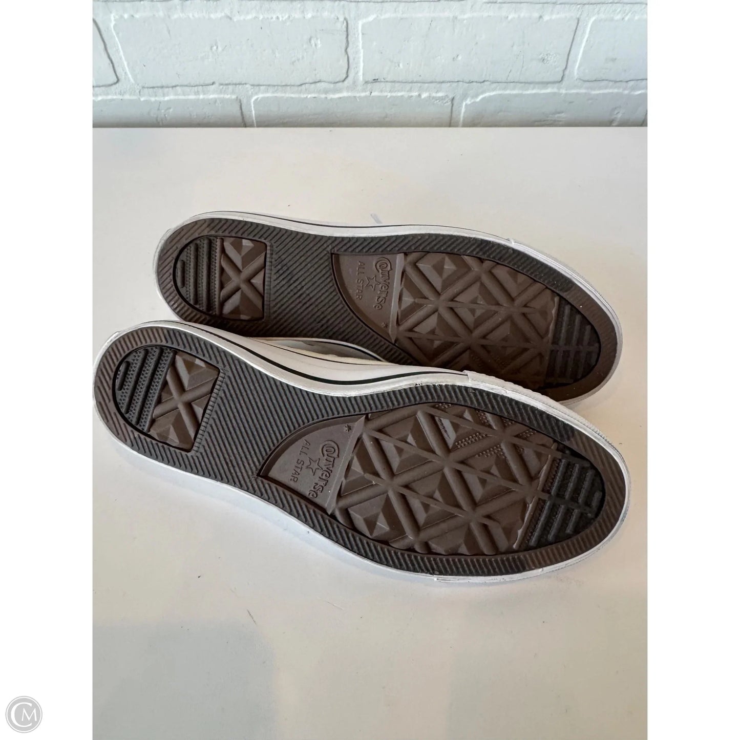 Shoes Sneakers By Converse In Red & White, Size: 6