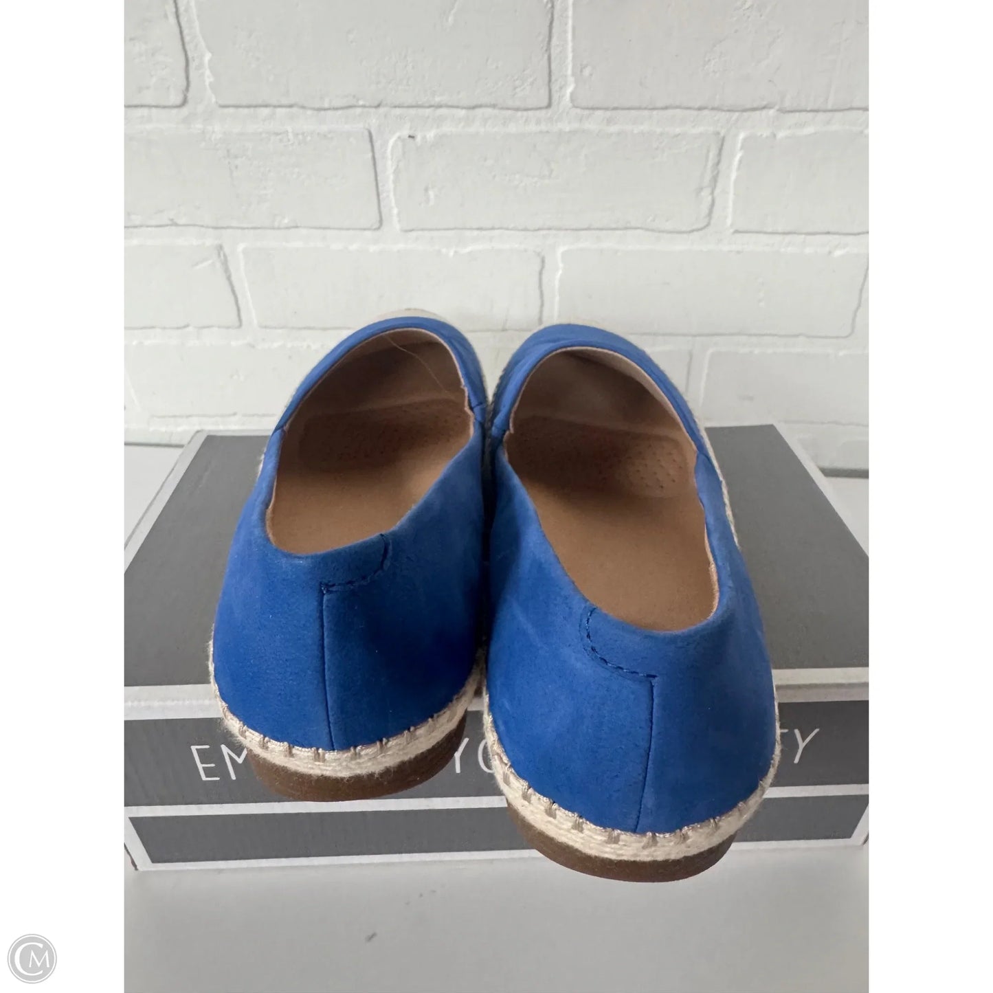 Shoes Flats By Dansko In Blue & Tan, Size: 7.5