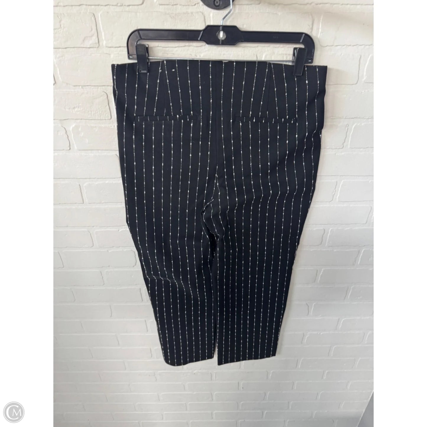 Pants Cropped By Chicos In Black & White, Size: 10