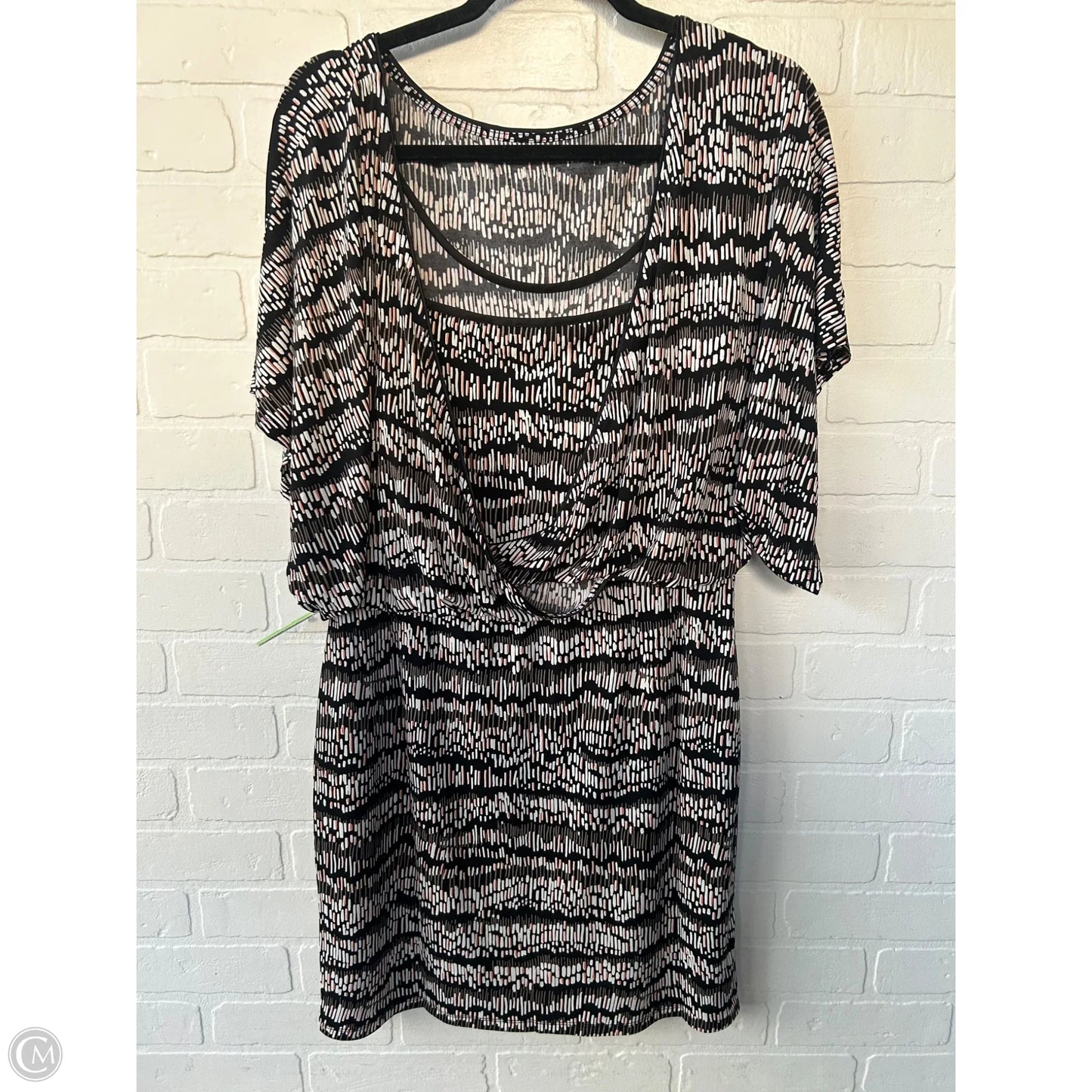 Dress Casual Short By White House Black Market In Black & Green, Size: M