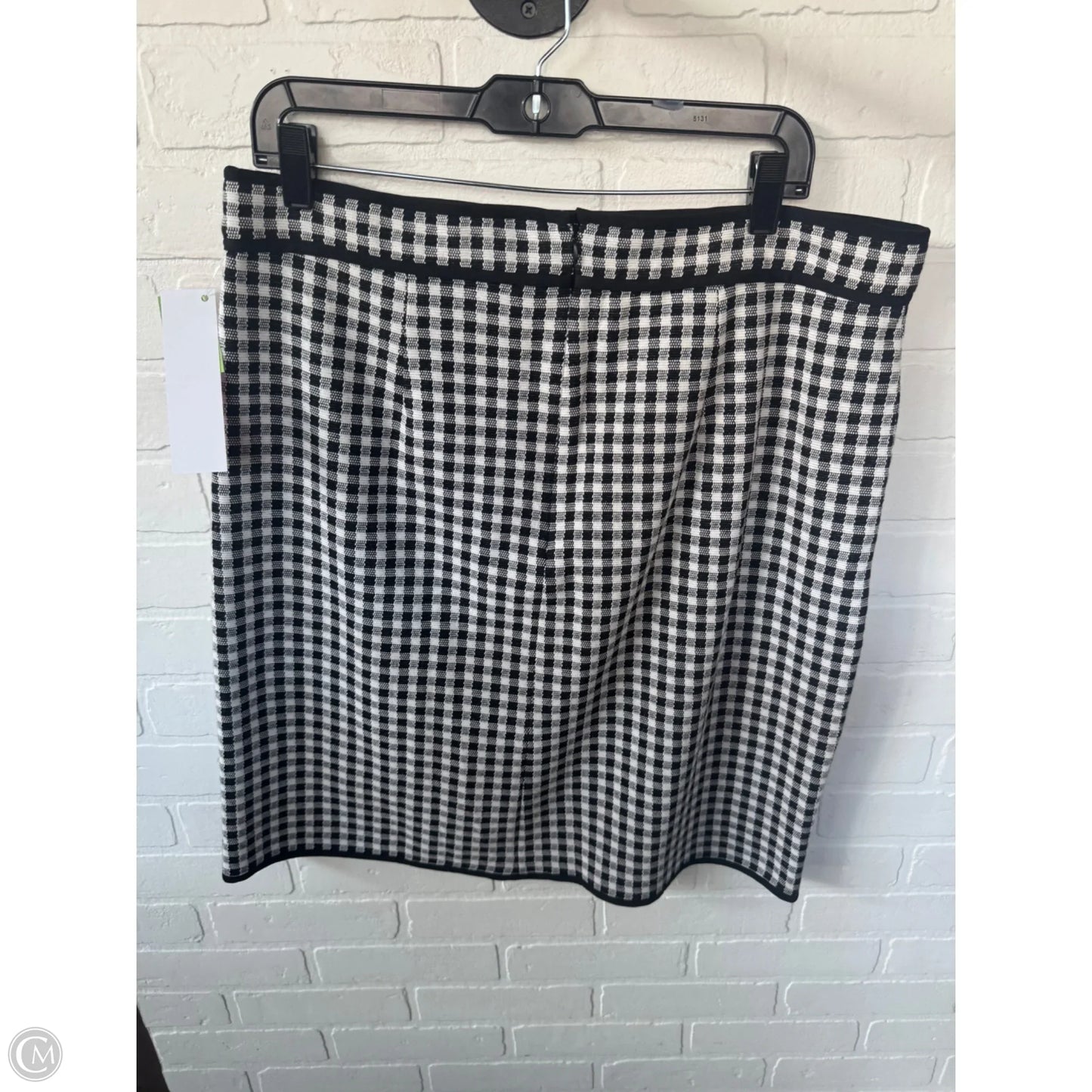 Skirt Mini & Short By Ann Taylor In Black & White, Size: 14