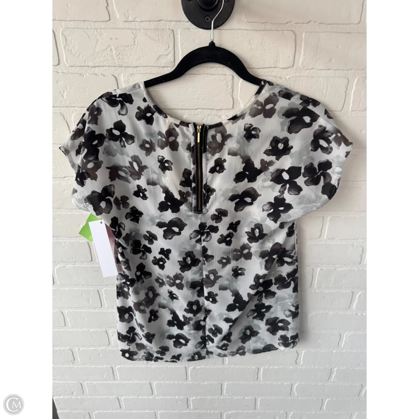 Top Short Sleeve By Japna In Grey & White, Size: Xs