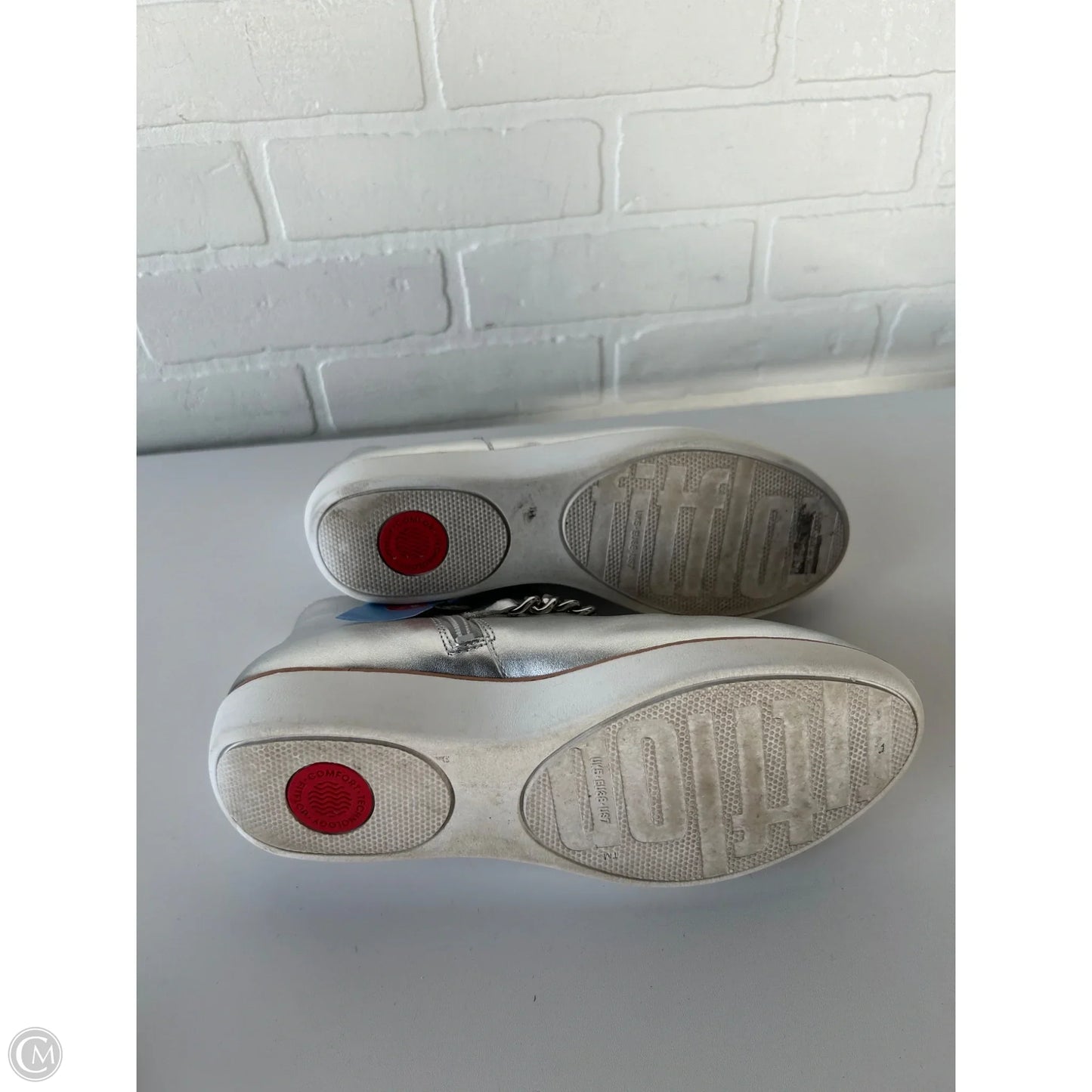 Boots Ankle Flats By Fitflop In Silver, Size: 7