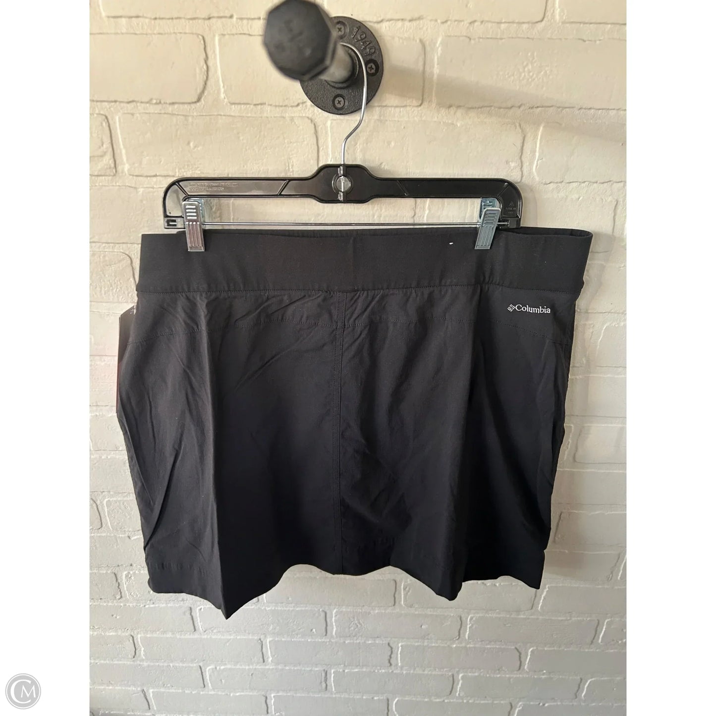 Skort By Columbia In Black, Size: 18