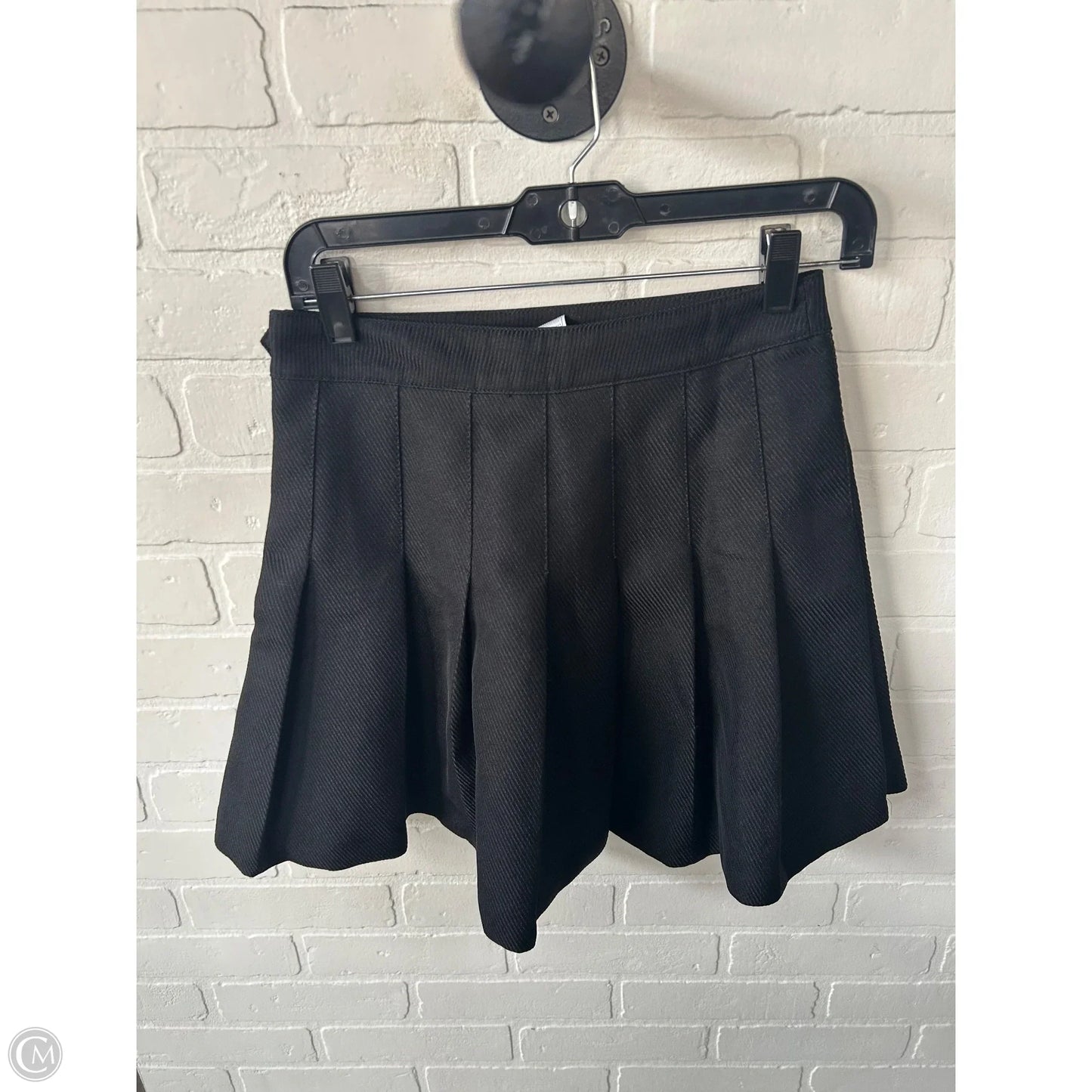 Skirt Mini & Short By Divided In Black, Size: 4