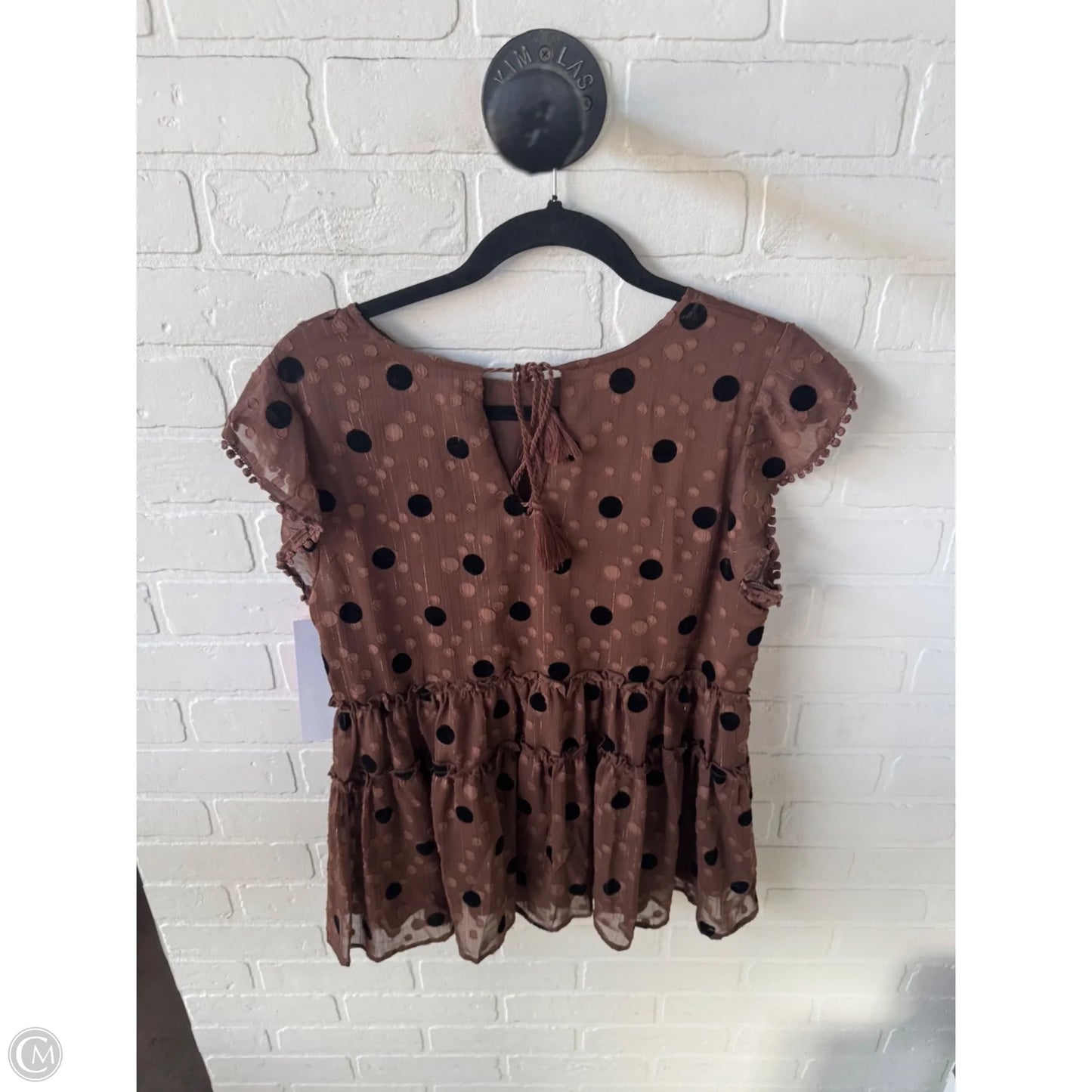 Top Short Sleeve By Thml In Brown, Size: M