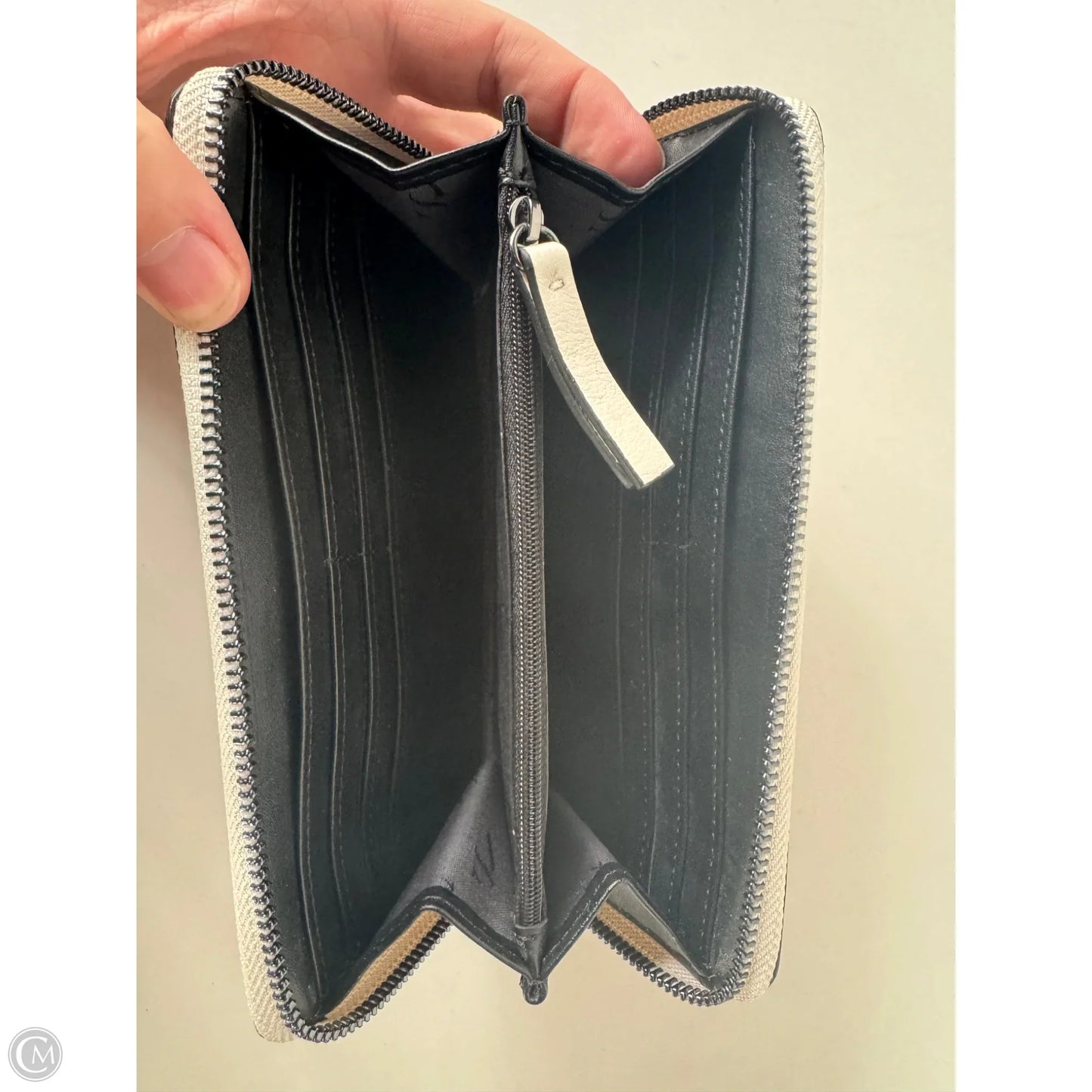 Wallet By Clothes Mentor, Size: Large