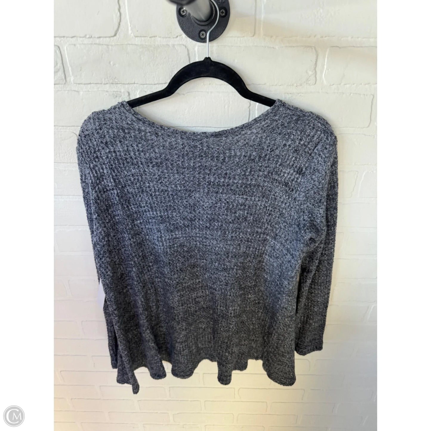 Top Long Sleeve By Bobeau In Grey, Size: S