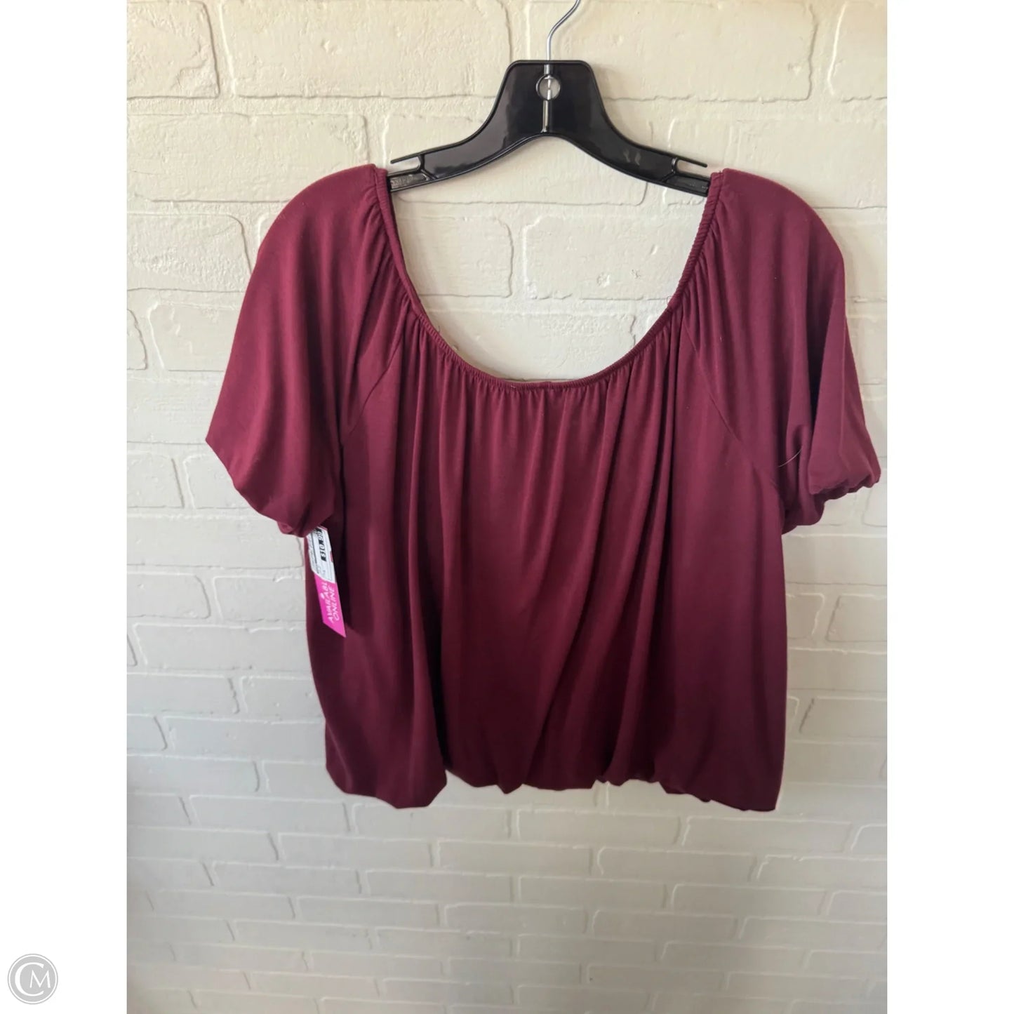 Top Short Sleeve By Hinge In Maroon, Size: M