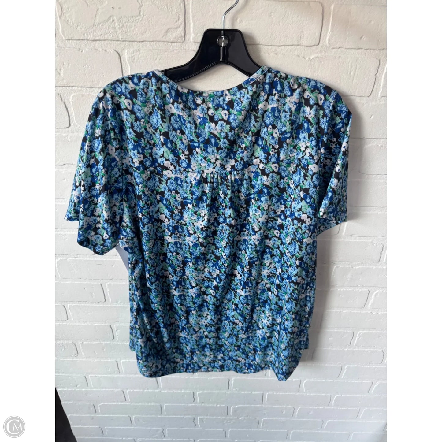 Top Short Sleeve By Clothes Mentor In Blue & White, Size: L