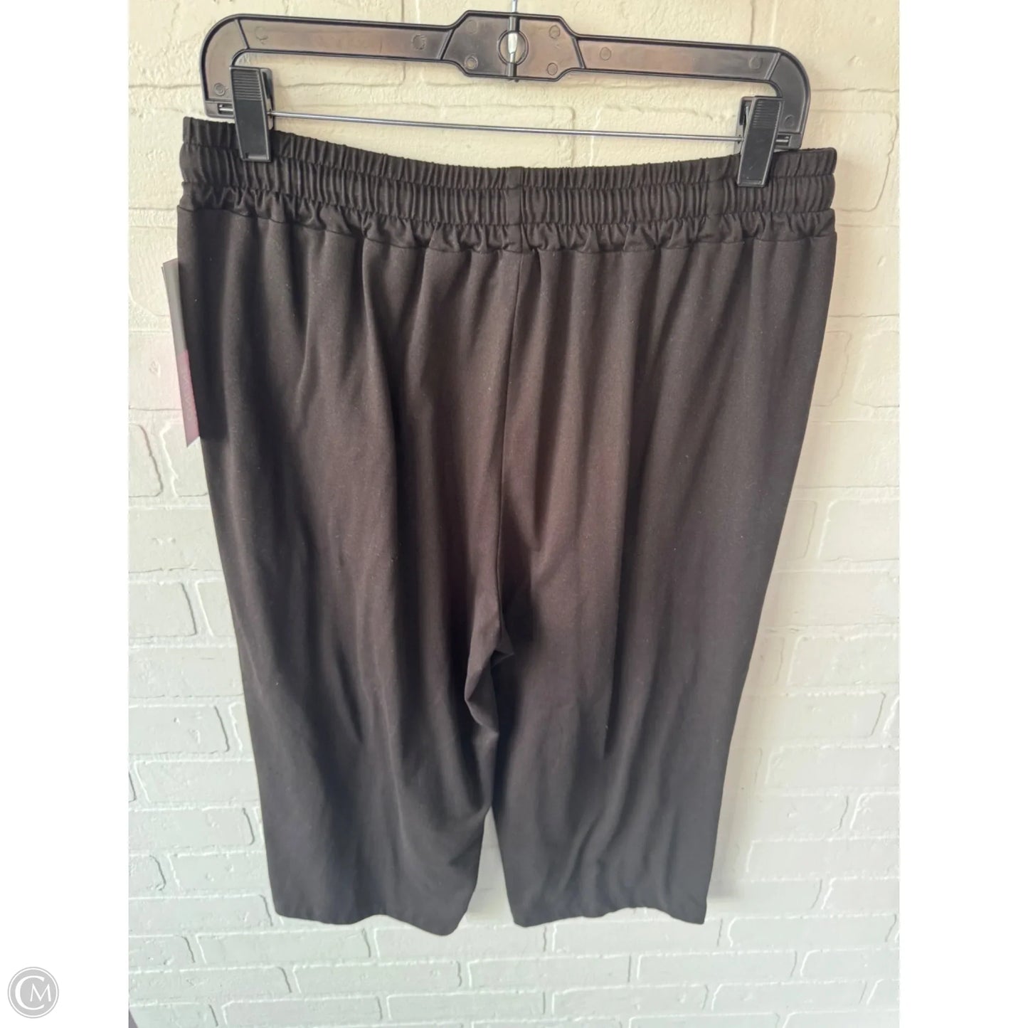 Capris By Clothes Mentor In Black, Size: 16