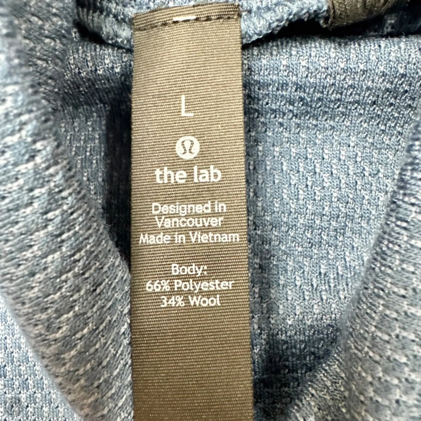 Athletic Top Long Sleeve Collar By Lululemon In Blue, Size: L