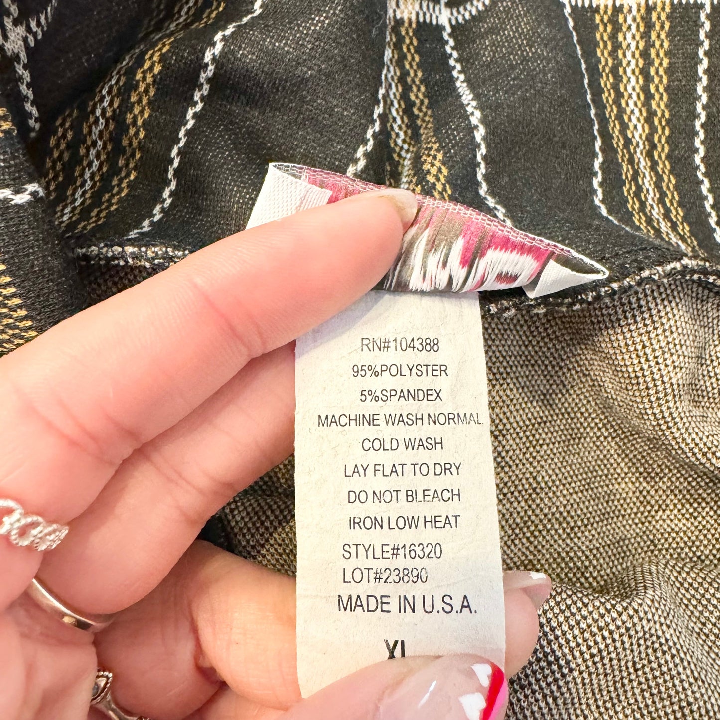 Shorts By Madrag Size: Xl