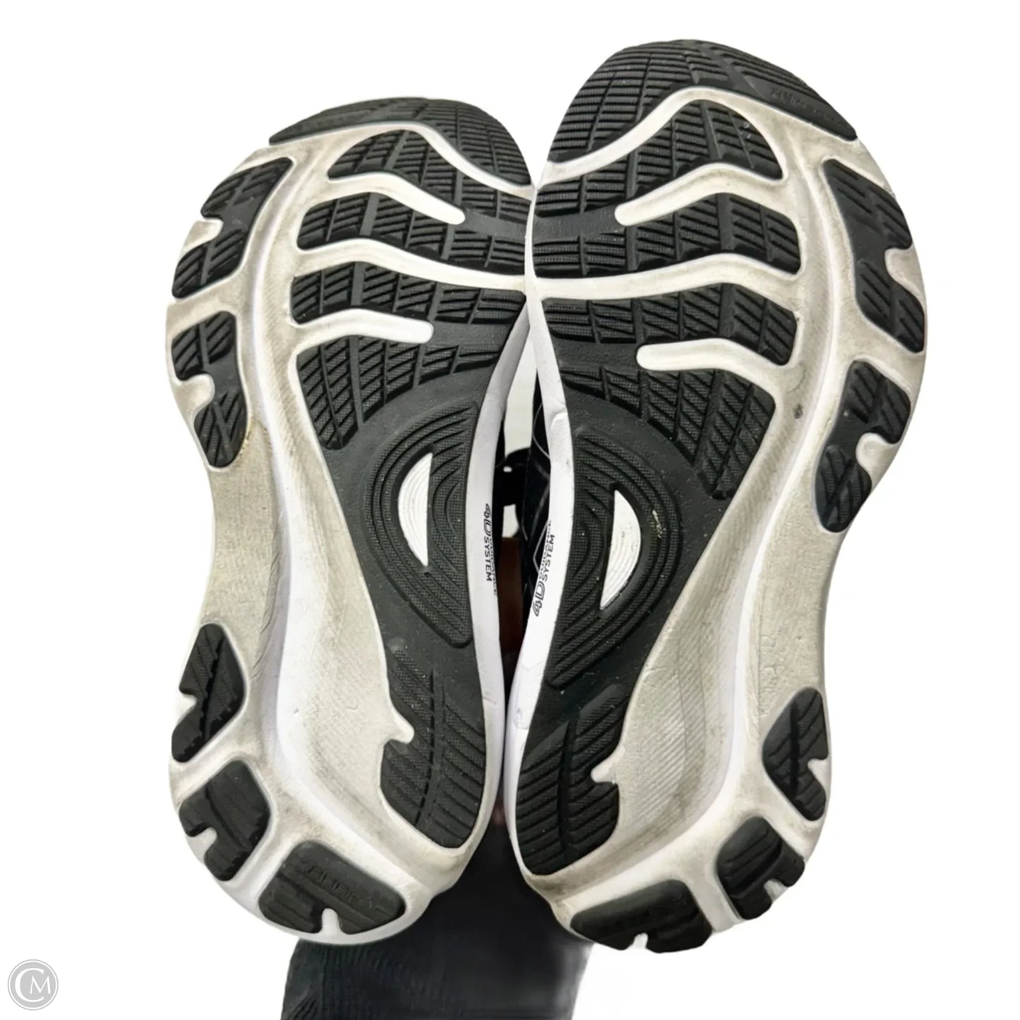 Shoes Athletic By Sacouny In Black, Size: 7