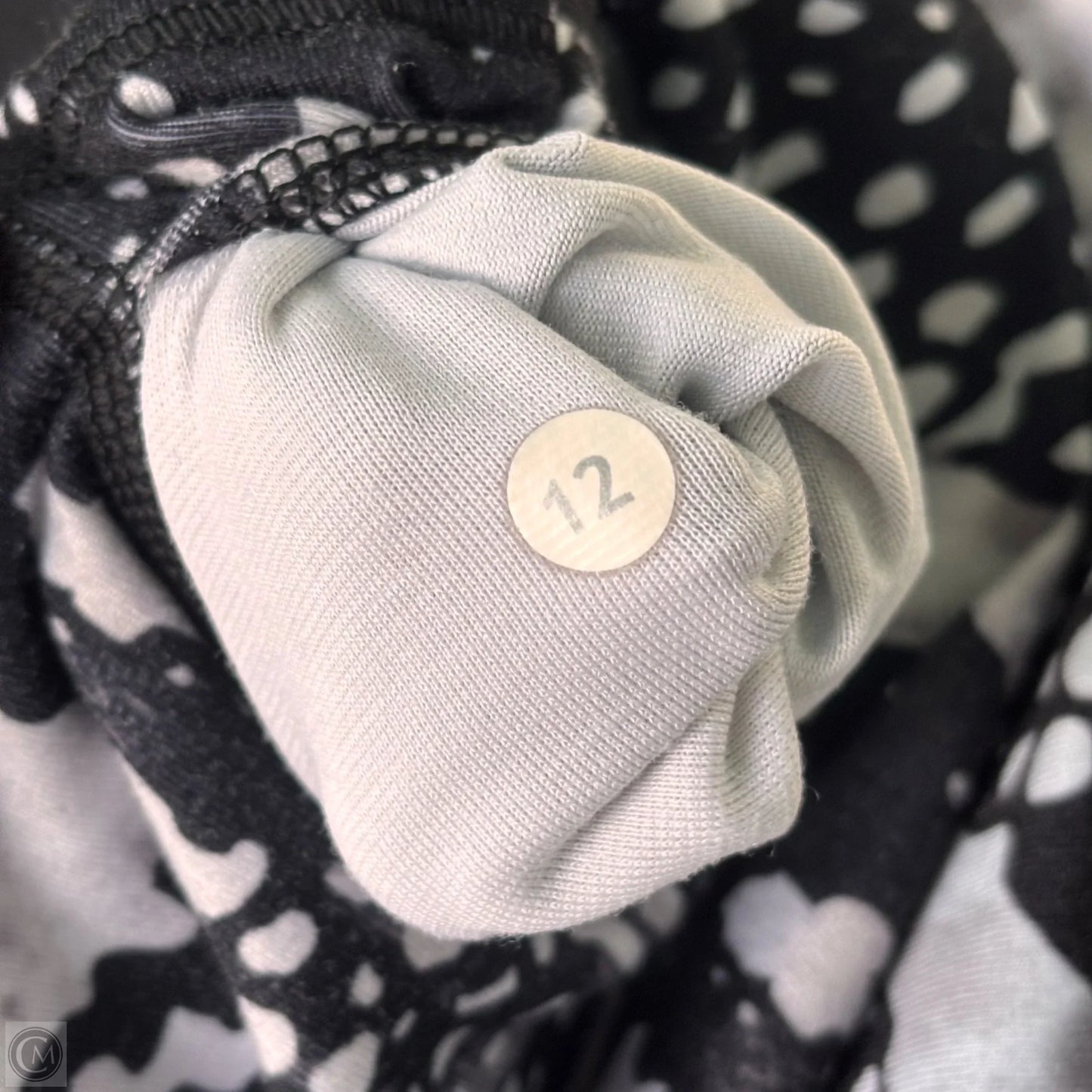 Athletic Leggings By Lululemon In Black & Grey, Size: L