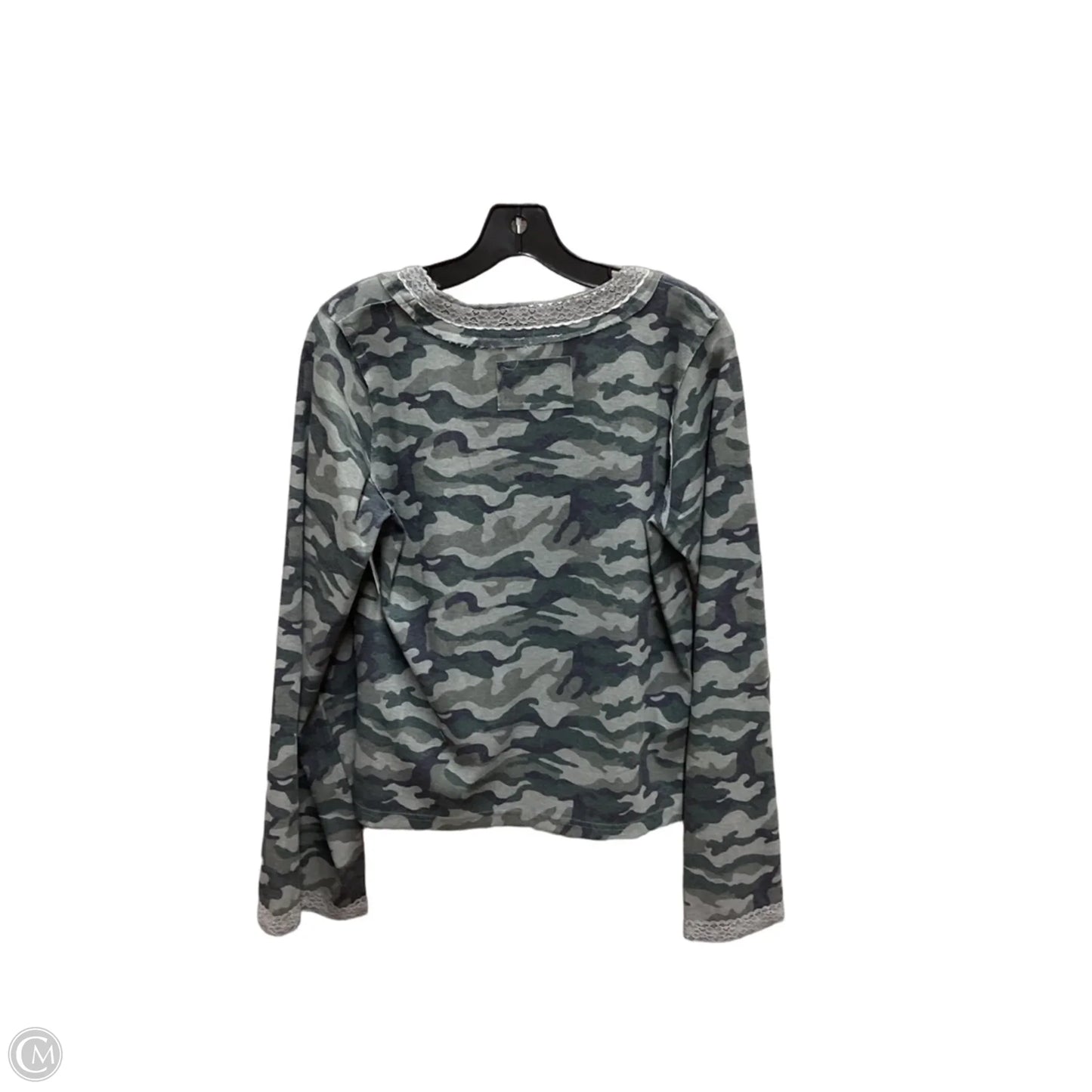 Top Long Sleeve By Pol In Camouflage Print, Size: M