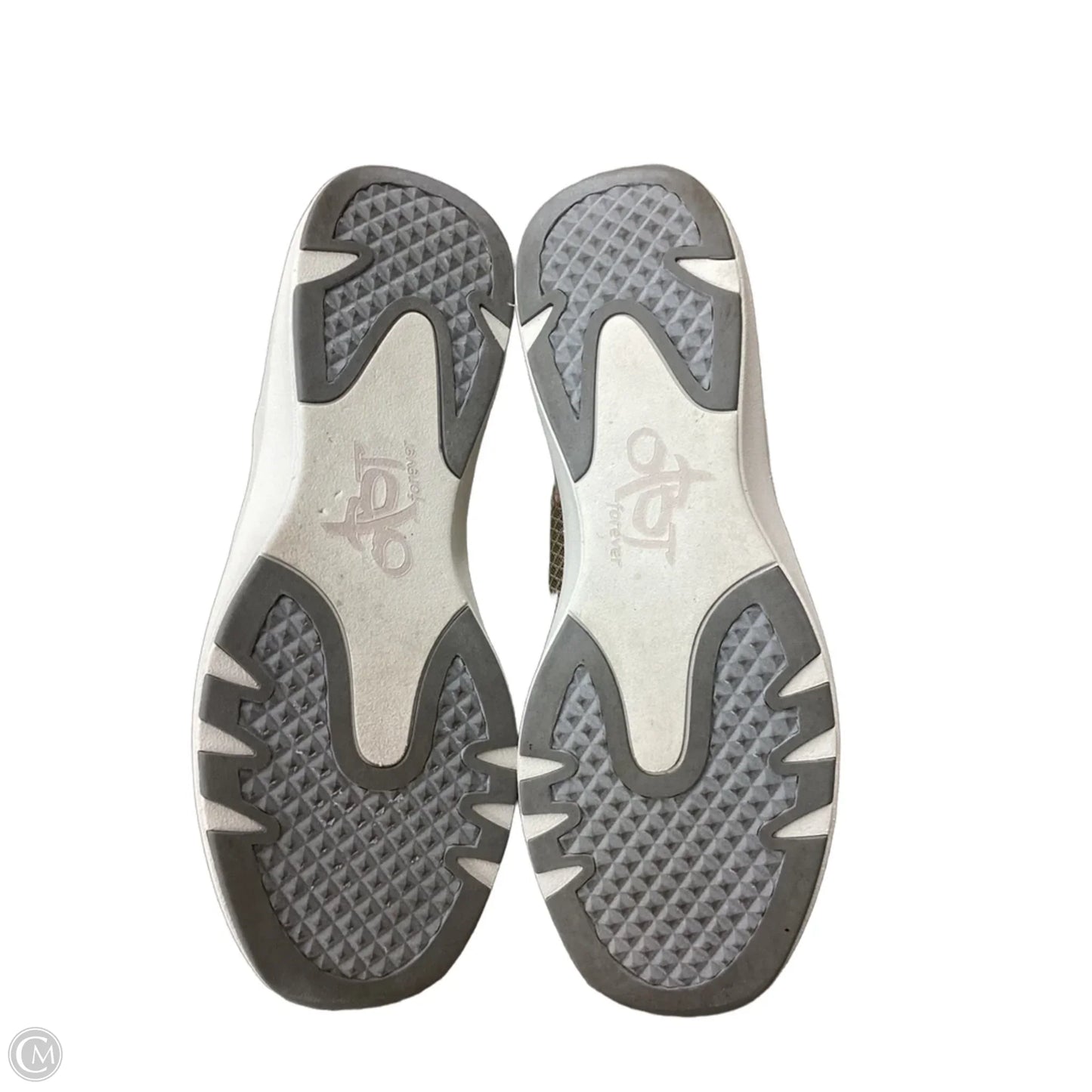 Shoes Sneakers By Otbt In Tan, Size: 9.5