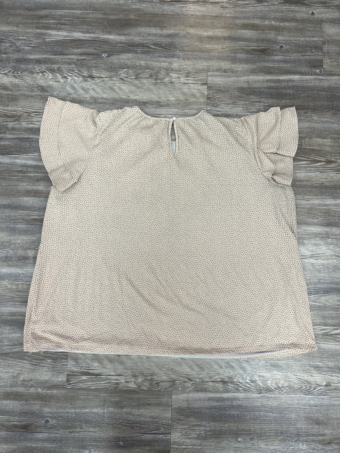 Top Short Sleeve By Adrianna Papell In Beige, Size: 1x