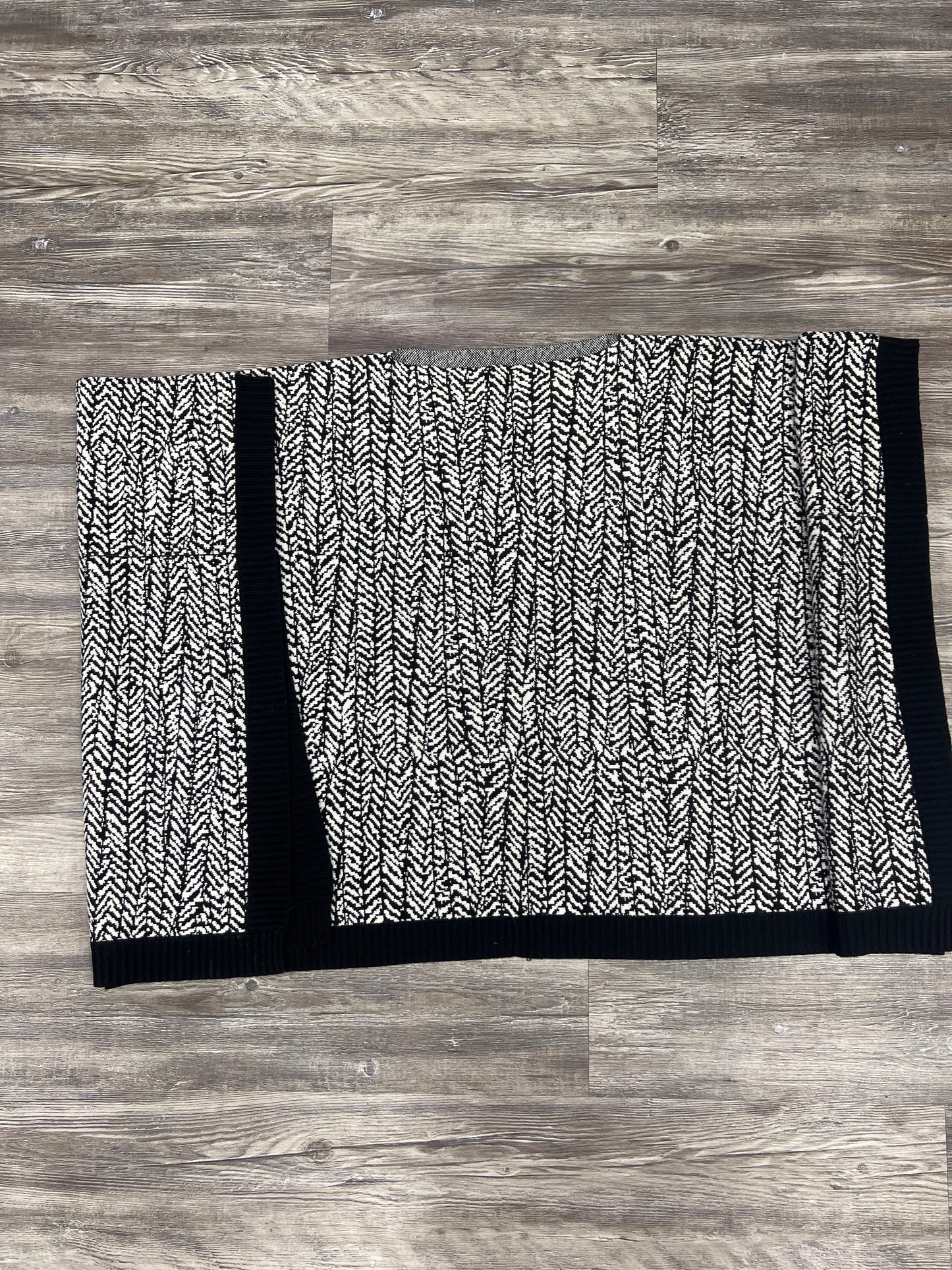 Geometric Pattern Shawl Lululemon, Size Os