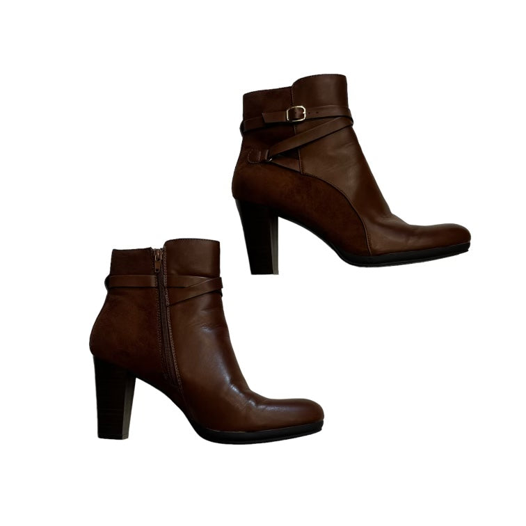Boots Ankle Heels By Andrew Gellar Size: 9.5