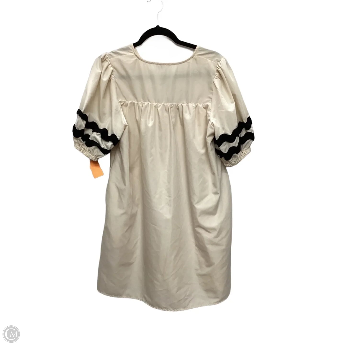 Dress Casual Short By Entro In Cream, Size: M