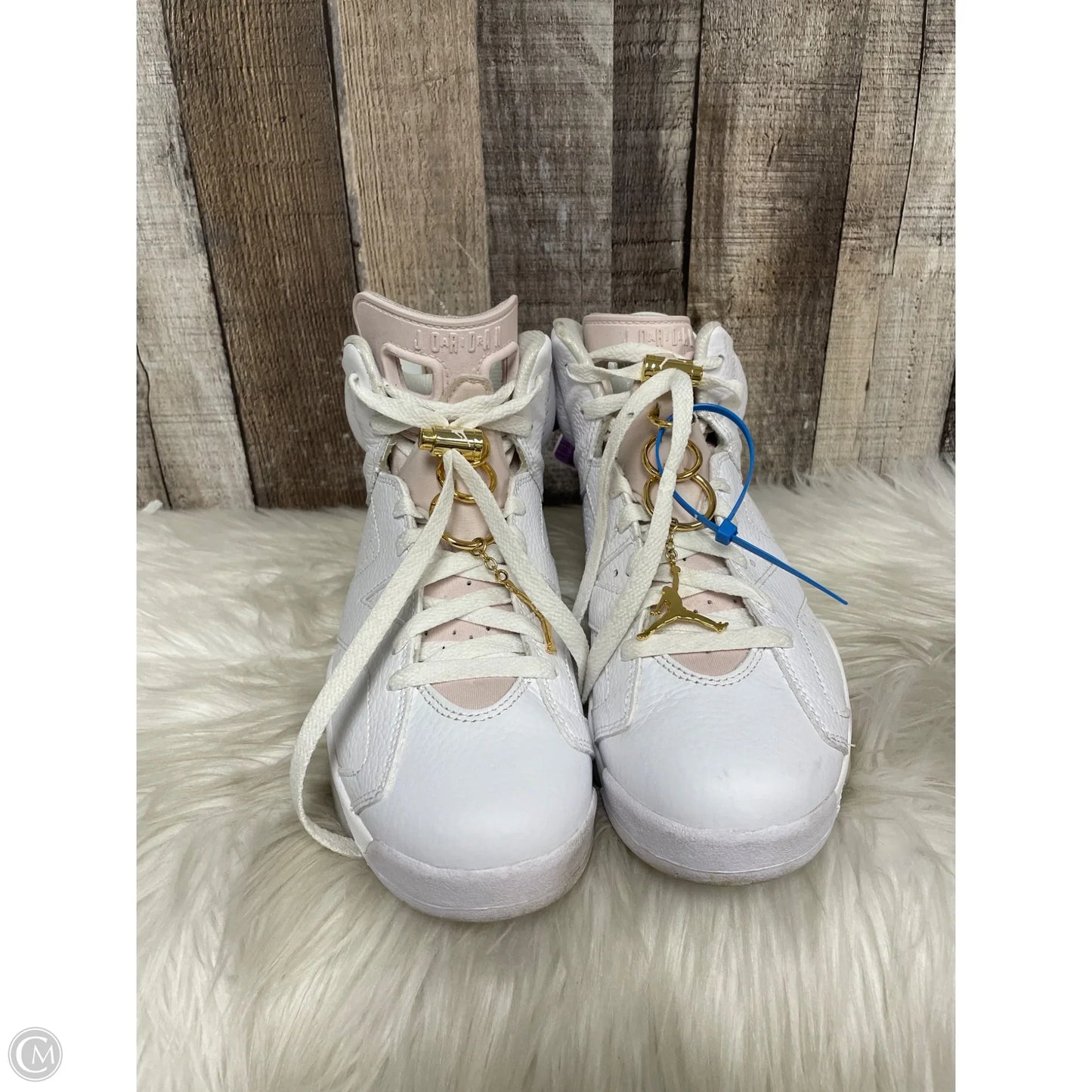 Shoes Luxury Designer By Jordan In White & Yellow, Size: 9