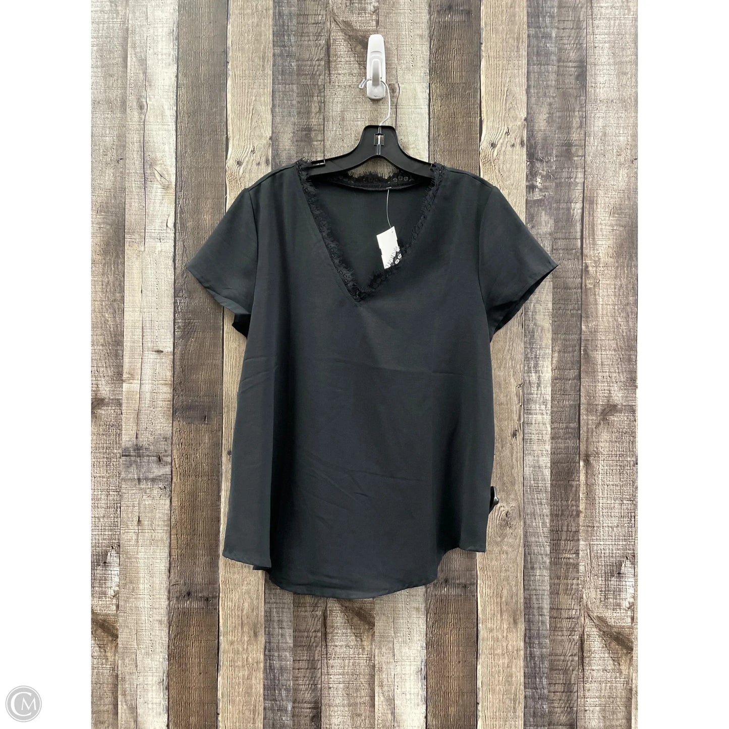 Top Short Sleeve By Clothes Mentor In Black, Size: M