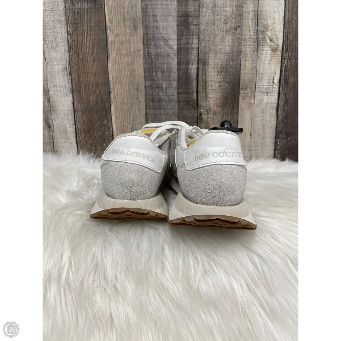 Shoes Athletic By New Balance In White, Size: 7