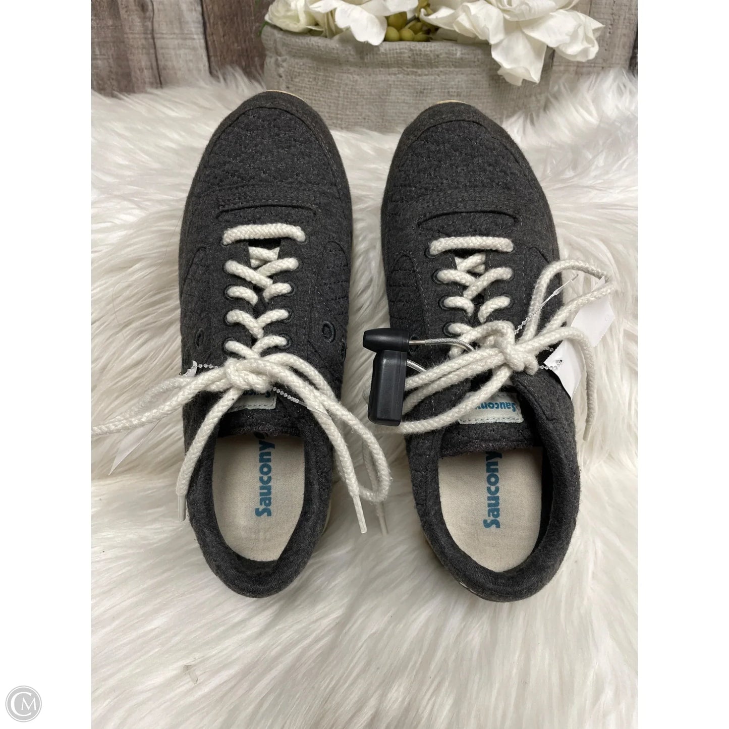 Shoes Athletic By Saucony In Grey, Size: 8.5