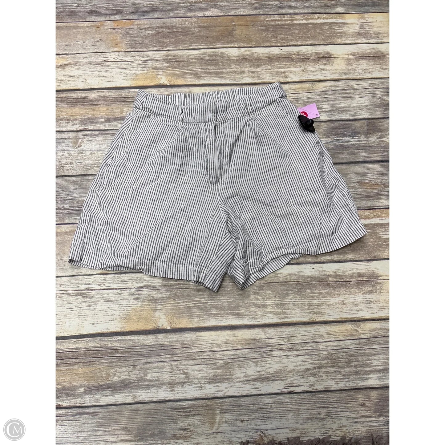 Shorts By Old Navy In Striped Pattern, Size: M