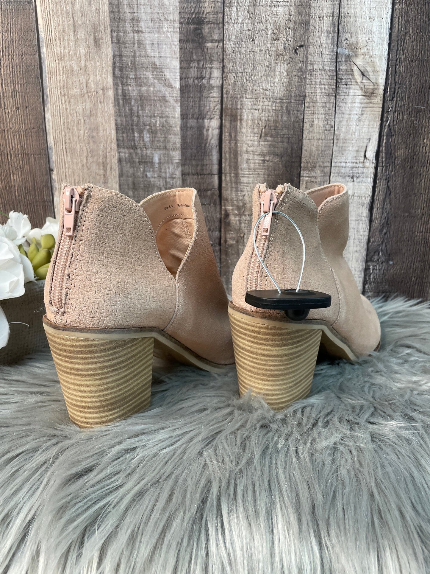Boots Ankle Heels By Dolce Vita Size: 8.5