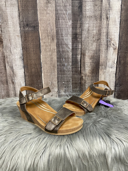 Sandals Heels Wedge By Aetrex  Size: 8.5