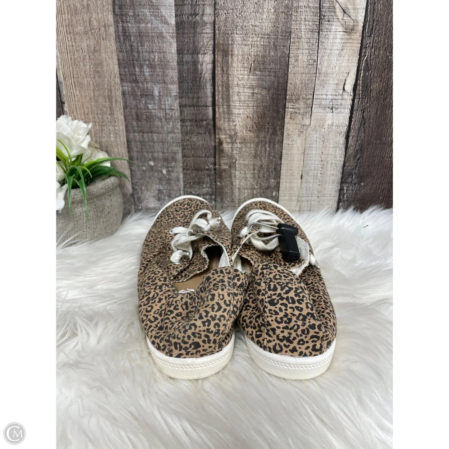Shoes Sneakers By Mad Love In Animal Print, Size: 11