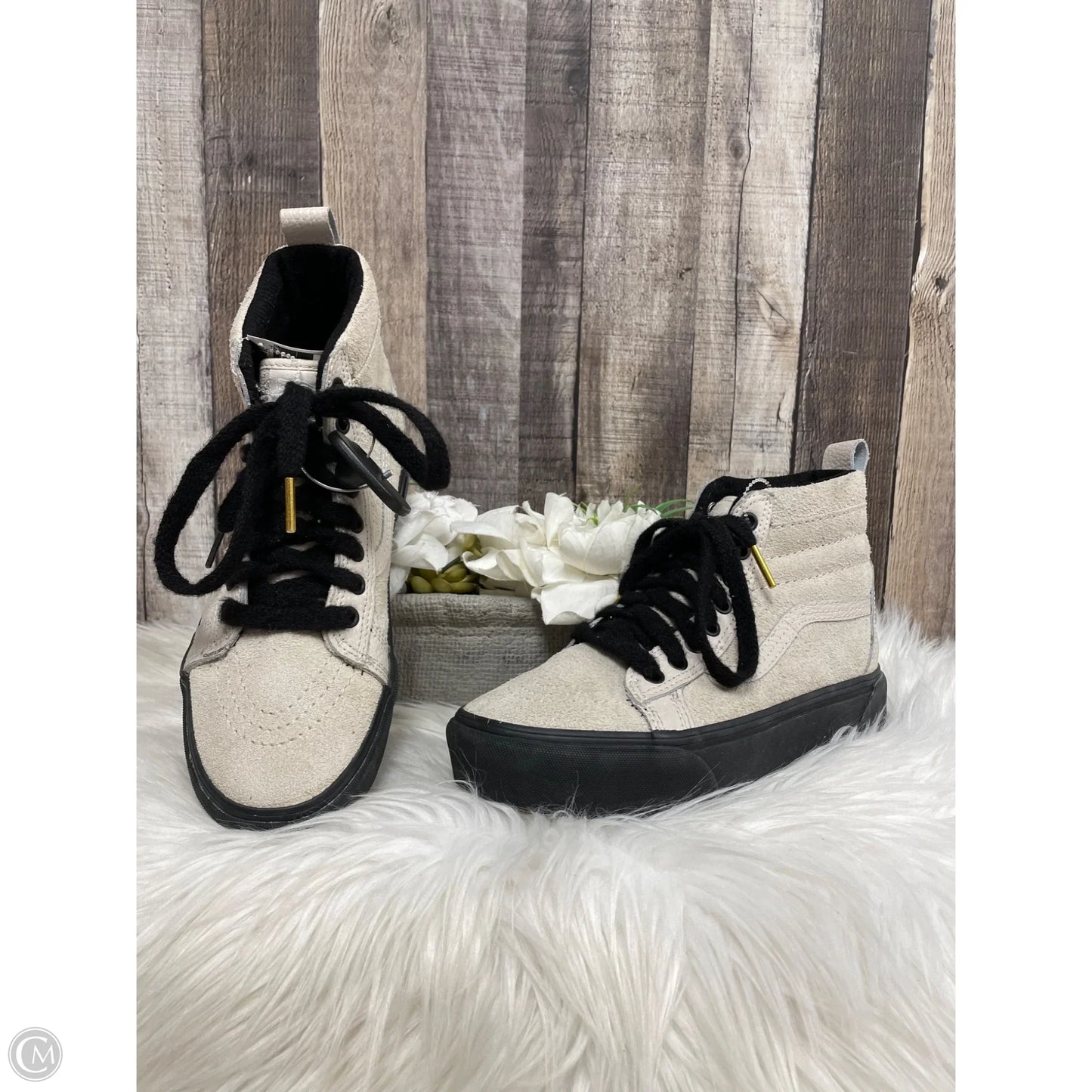 Shoes Sneakers By Vans In Cream, Size: 7.5