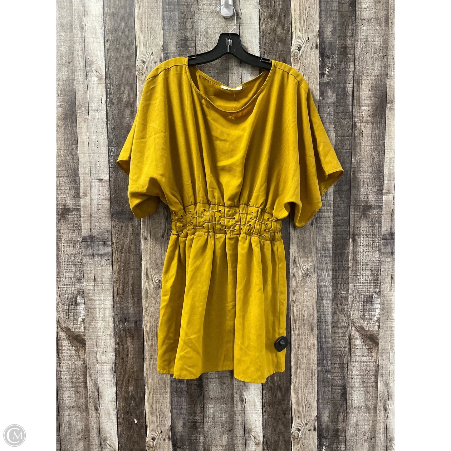 Dress Casual Short By Tularosa In Gold, Size: Xs