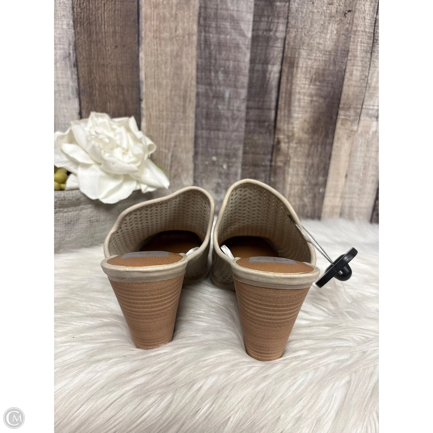 Shoes Heels Block By Dv In Beige, Size: 7.5