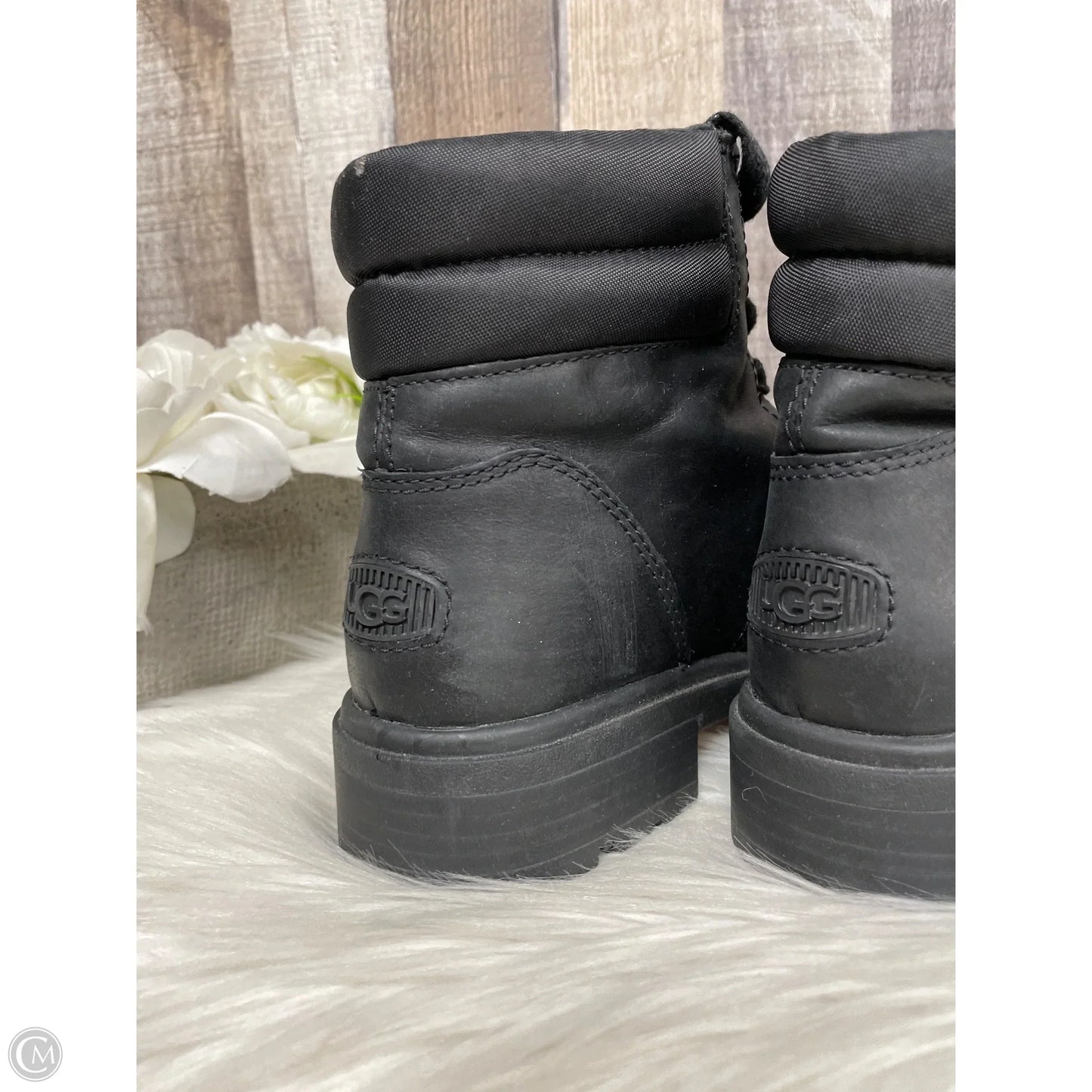 Boots Designer By Ugg In Black, Size: 8