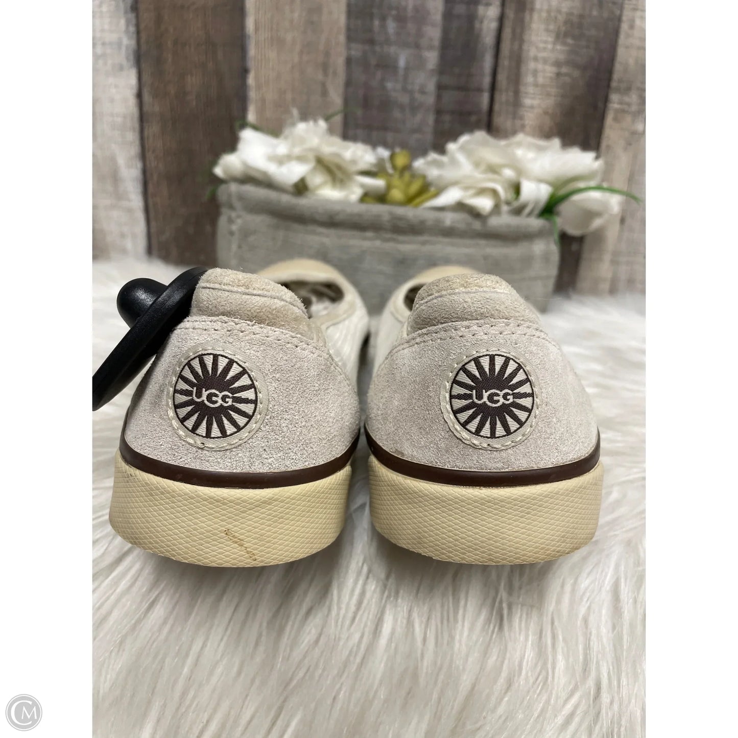Shoes Designer By Ugg In Beige, Size: 7