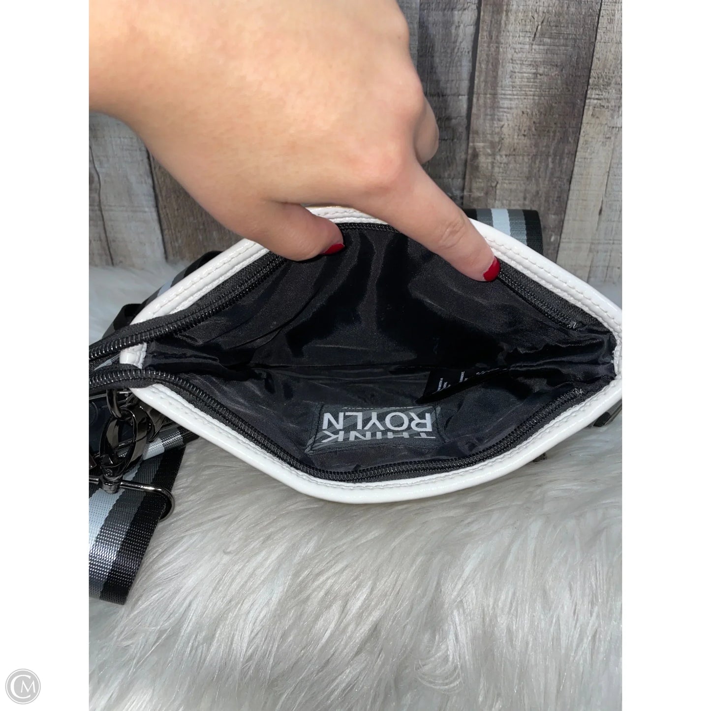 Crossbody By Think Royln, Size: Small