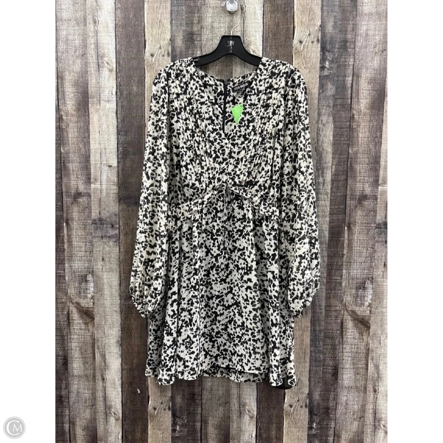Dress Casual Short By Steve Madden In Black & Cream, Size: L