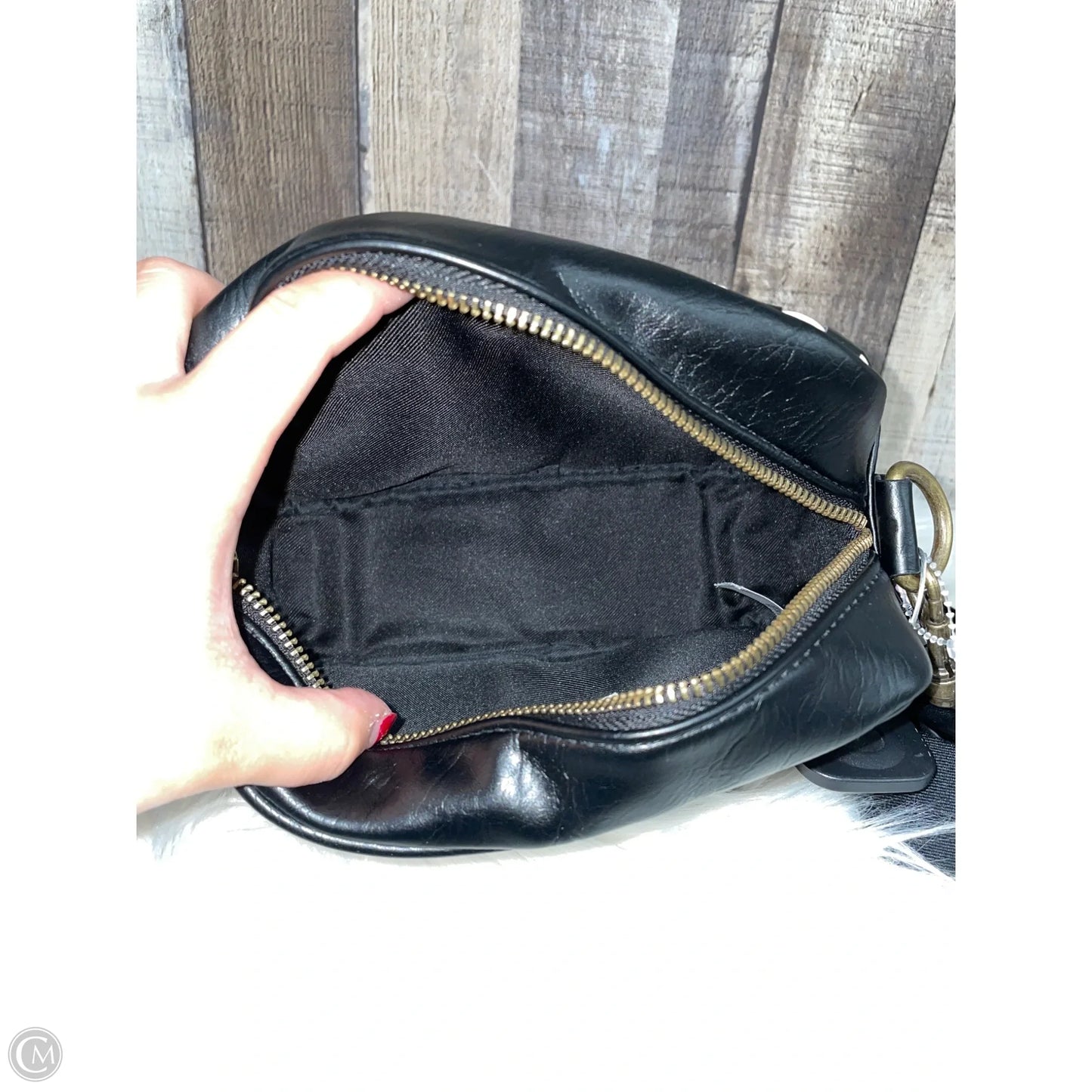 Crossbody By Universal Thread, Size: Small