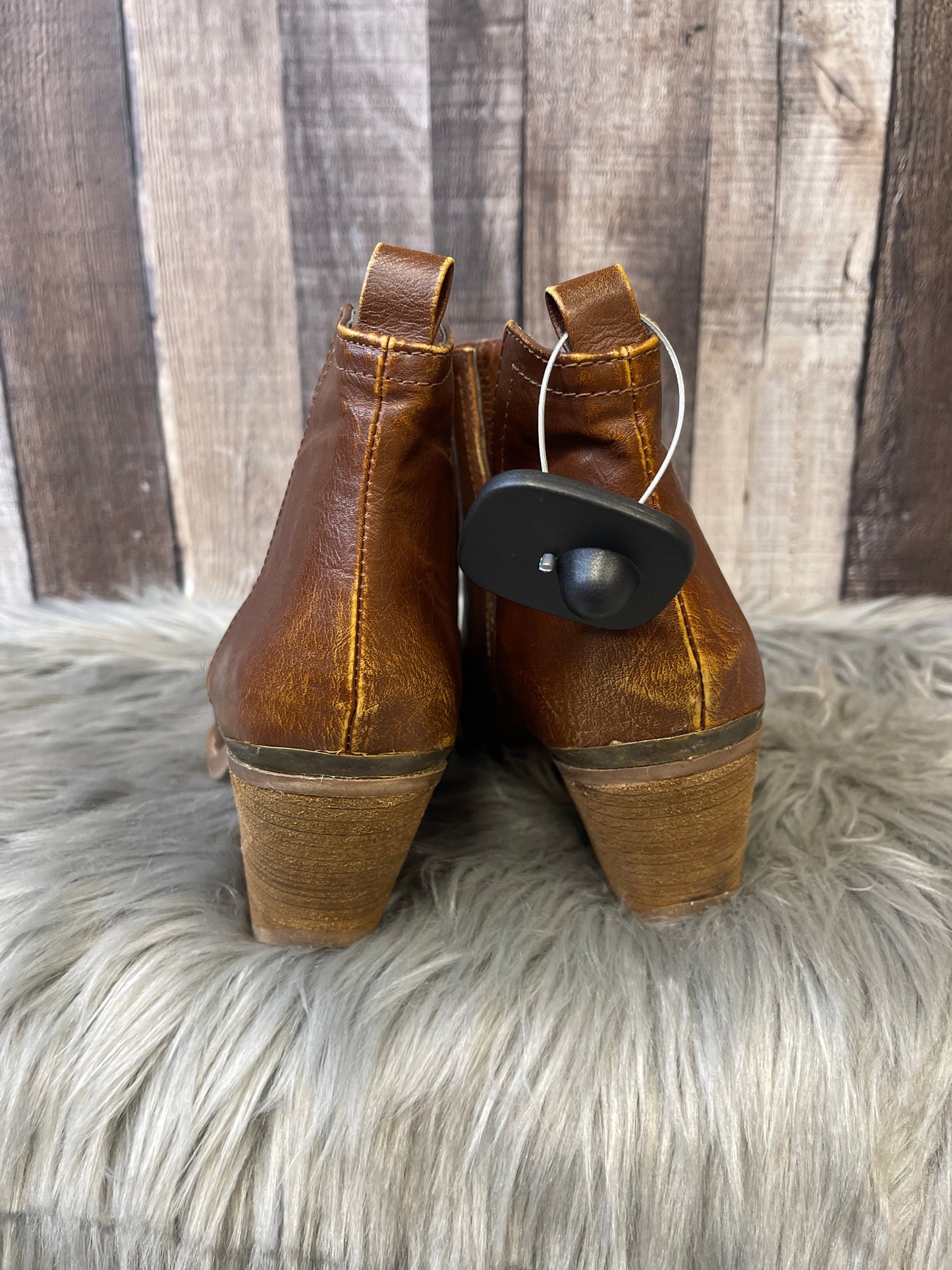 Boots Ankle Heels By Not Rated Size: 7