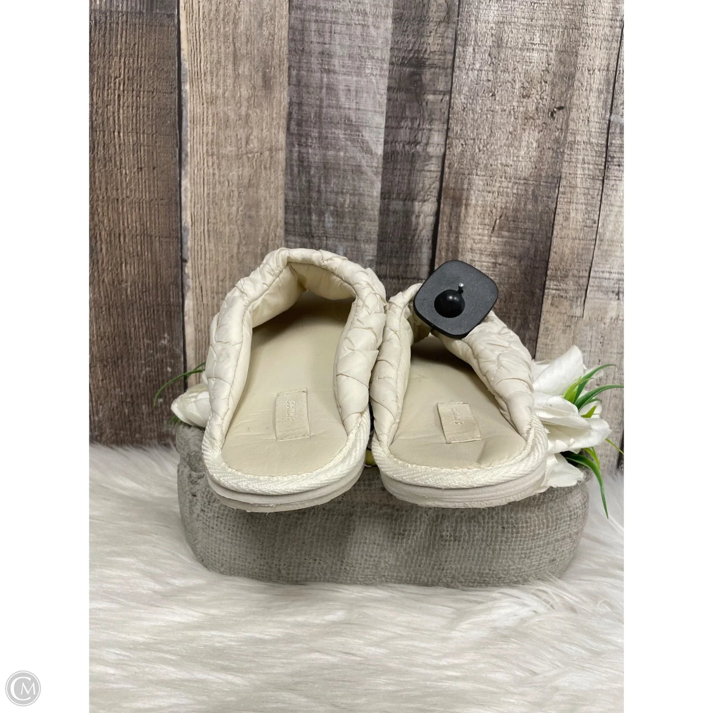 Slippers By Skims In Cream, Size: 5