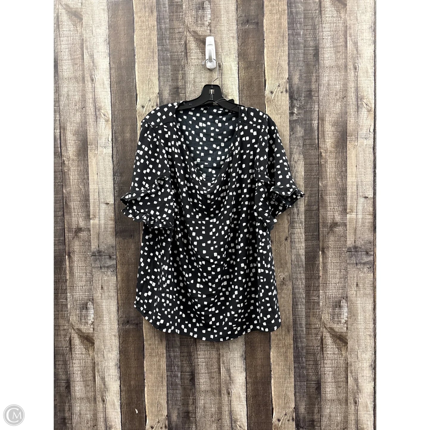 Top Short Sleeve By Torrid In Polkadot Pattern, Size: L