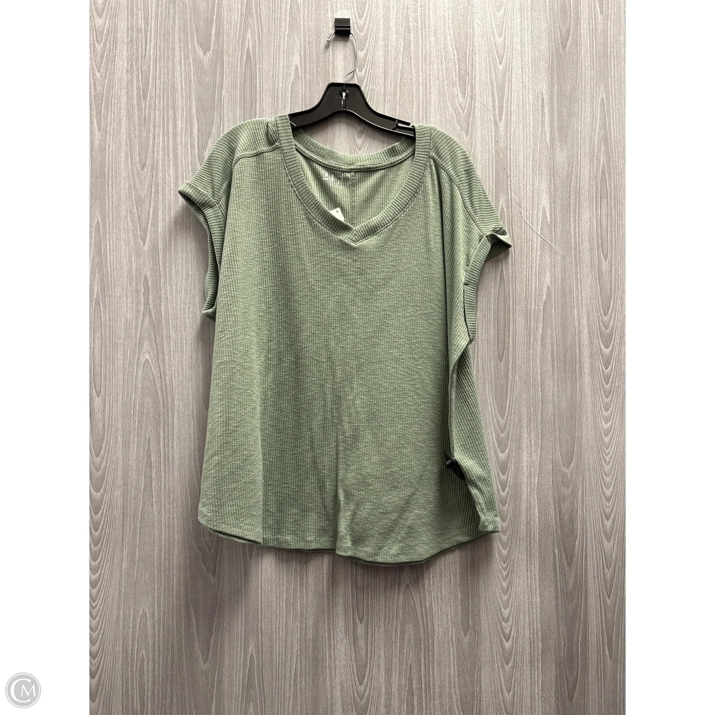 Top Short Sleeve By Maurices In Green, Size: 1x