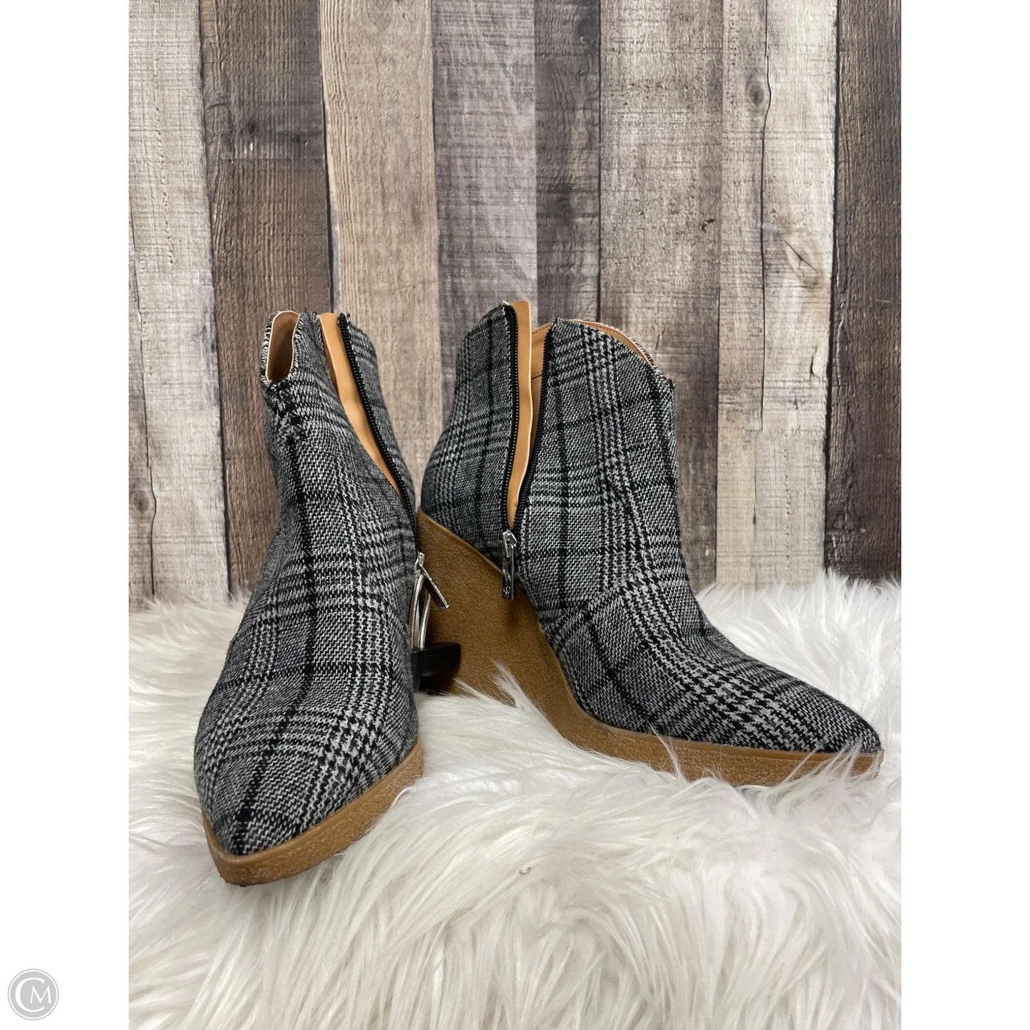 Boots Ankle Heels By Jessica Simpson In Grey, Size: 9