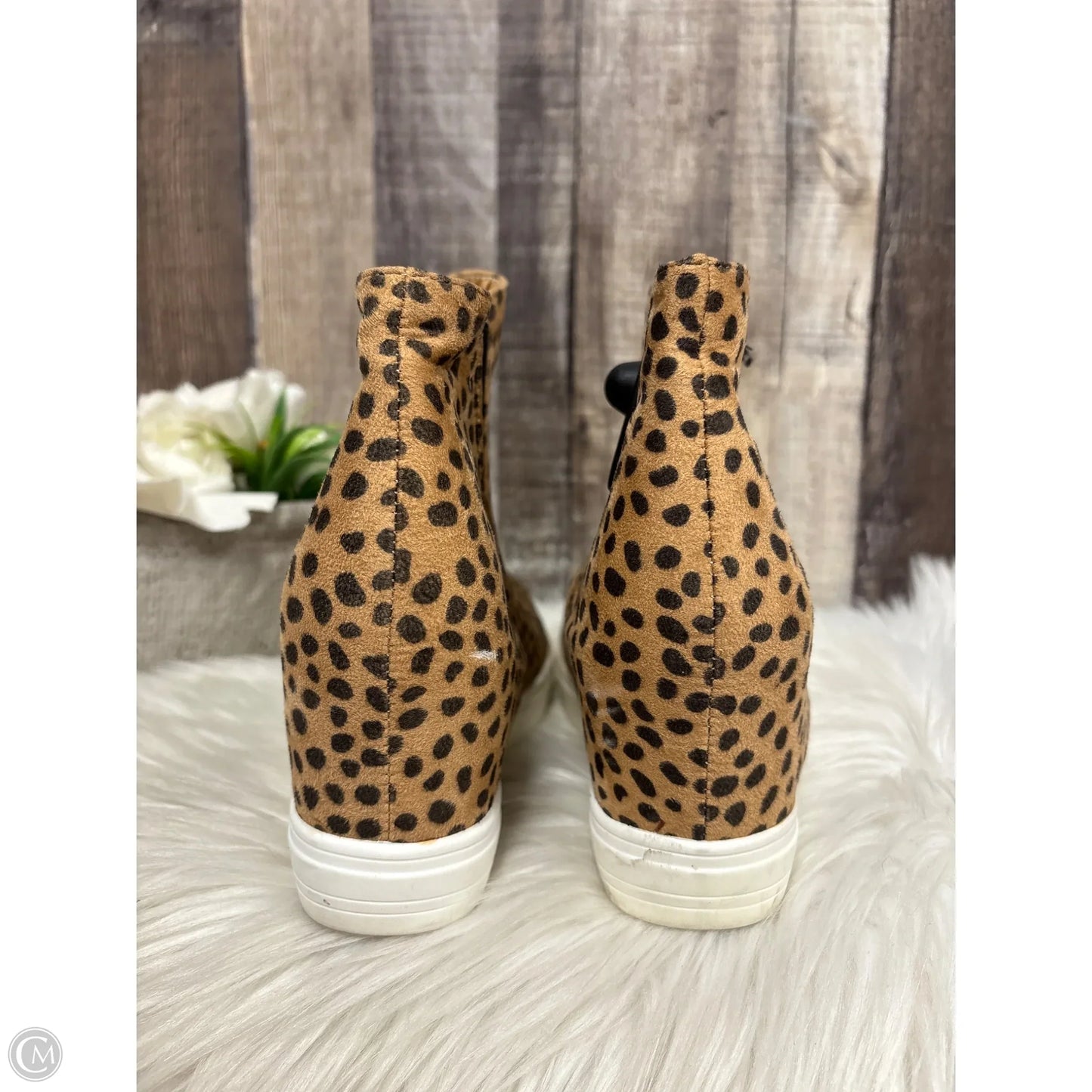 Boots Ankle Flats By Cmf In Animal Print, Size: 9